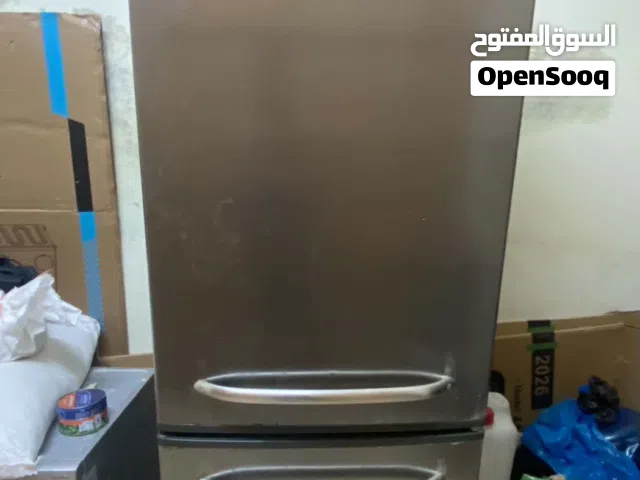 ثلاجه نضيفه للبيع