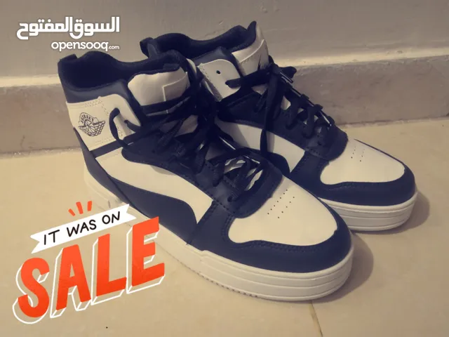 40 Casual Shoes in Hawally