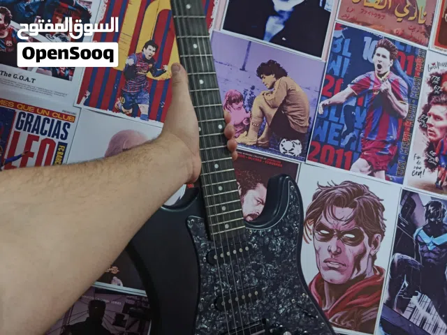 گيتار فيندر اليكتريك نظيف استعماله قليل مع دستورشين بيدال و امبلفاير اصليات + توصيل مجاني