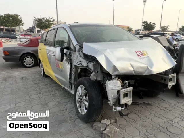 Used Kia Sedona in Abu Dhabi