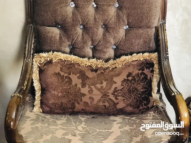 طقم كنب مستعمل بحالة جيده جدا