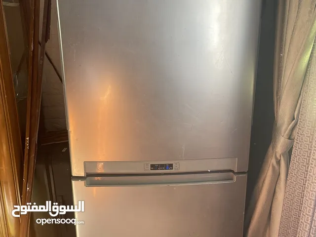ثلاجة سامسونج بحالة ممتازة