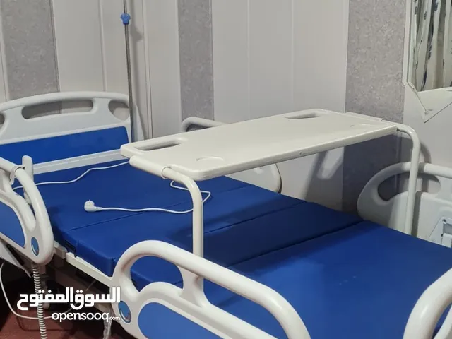 سرير كهربائي نظيف جدا مع فرشة كهربائية هوائية مجانا بسعر محروق وبه مميزات متعددة و ثمان حركات تحكم