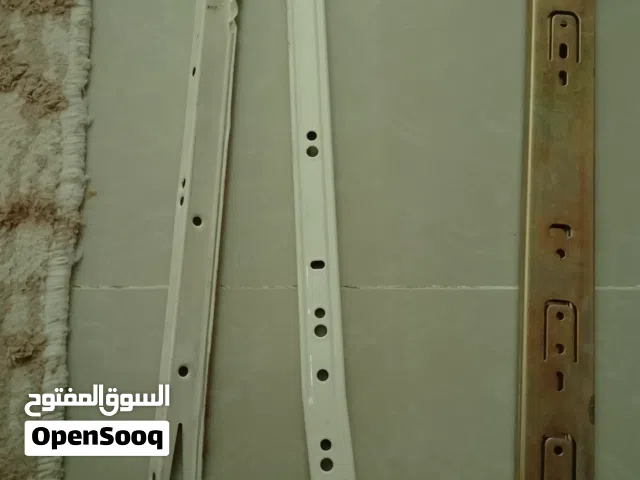 اسكفالي كمية كبيرة وبحالة جيدة للبيع اللي يبيهم يعطيني سعره المكان داخل طرابلس