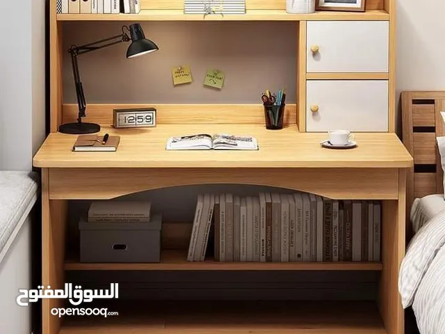 مكتب دراسي خشبي مع خزانتين جانبيتن متوفر باللون الابيض و اللون البيج