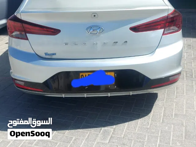 إلنترا موديل 2019 الوان فضي بحالة جيدة