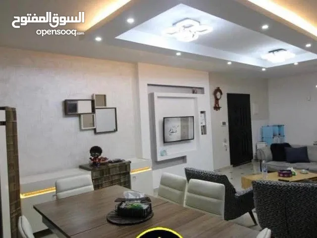 غرفة مفروشة بشقة بحالة ممتازة