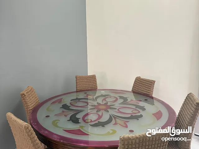 طاولة طعام راقية جدا