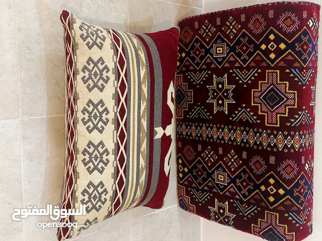 مسند كبت وظهر كنب شرقي قطعة واحد بقطعة واحدة