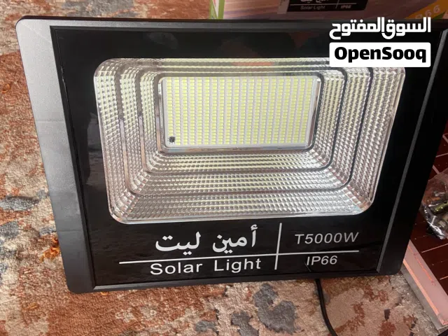 كشافات بالطاقه الشمسيه