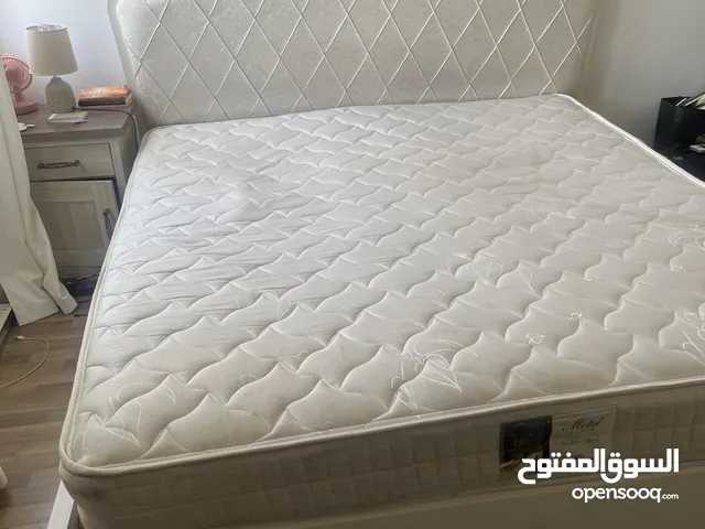 Dolce vista bed and wadrobe