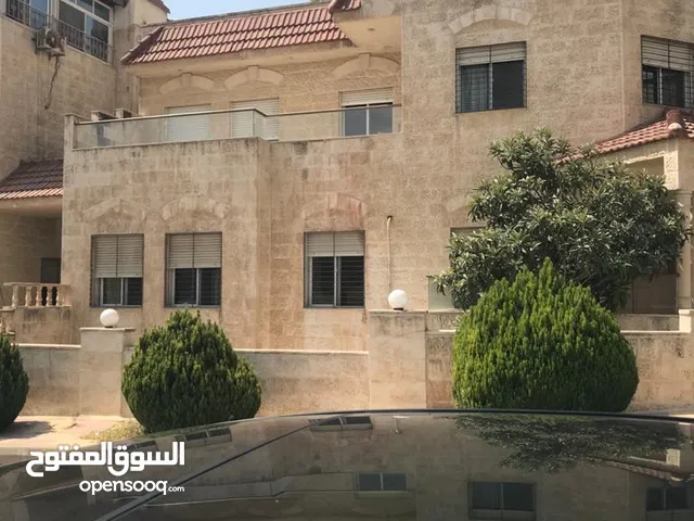 510 m2 5 Bedrooms Villa for Sale in Amman Al Rawnaq