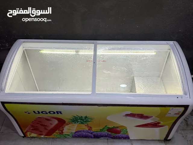 عارضتيـن UGOR للبيع بسعر جدآ مناسب نظييفات شرط الفحص تبريدهن قوي مناسبات للمحلات الألبان