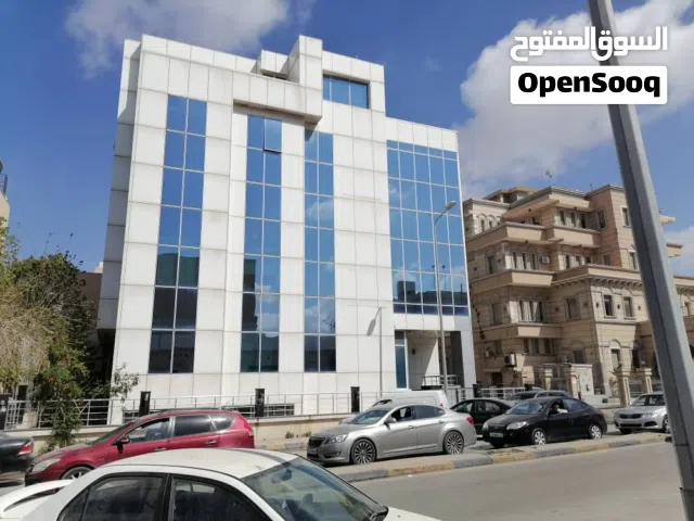 صالة للايجار في مبنى اداري باب بن غشير