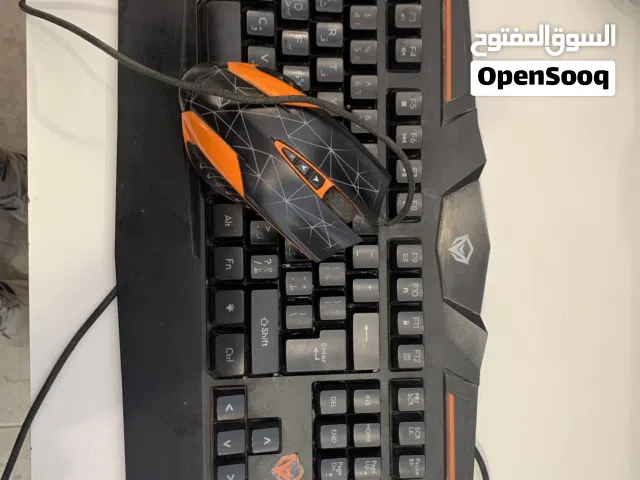 لوحة مفاتيح مخصّصة للألعاب (كيبورد قيمنق)