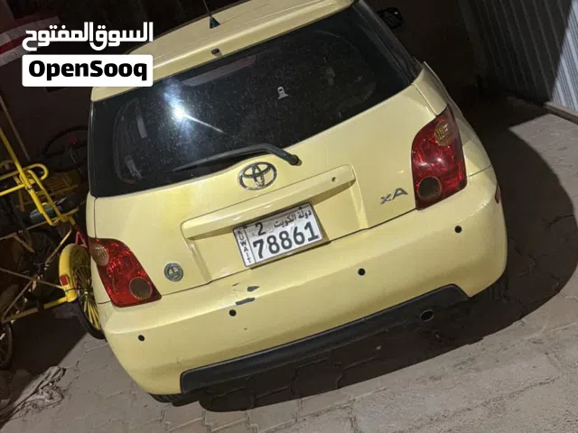 للبيع سياره صالون تويوتا