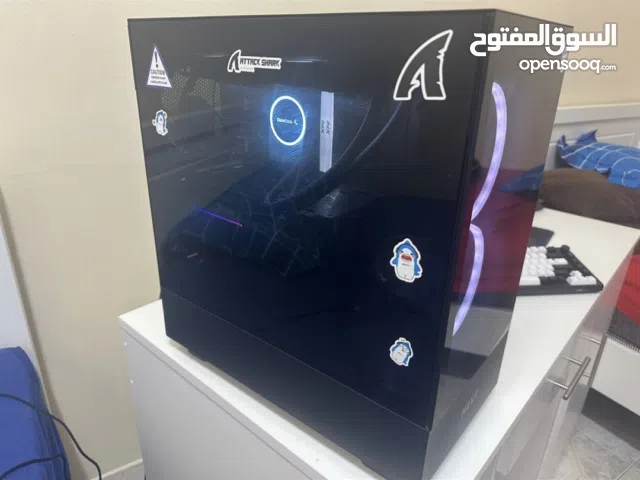 للبع كمبوتر العاب قوي اداء ممتاز علي جميع العاب الحديثة و مناسب للتصميم و المونتاج