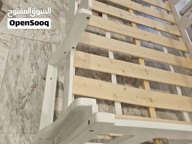 سرير اطفال من بان