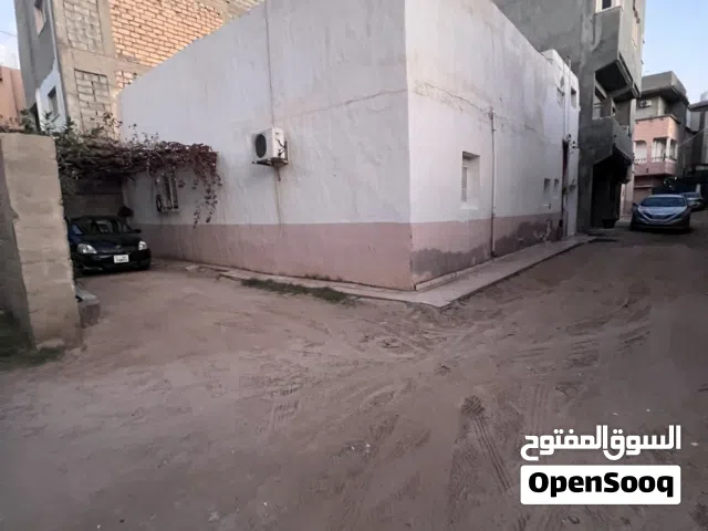 130 m2 3 Bedrooms Townhouse for Sale in Tripoli Alfornaj