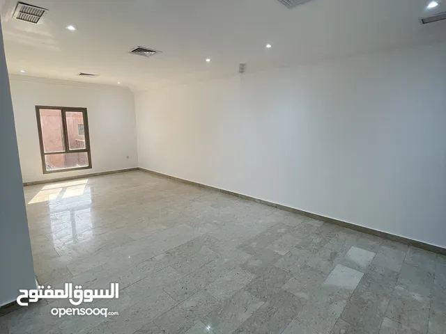 170 m2 3 Bedrooms Apartments for Rent in Hawally Mishrif