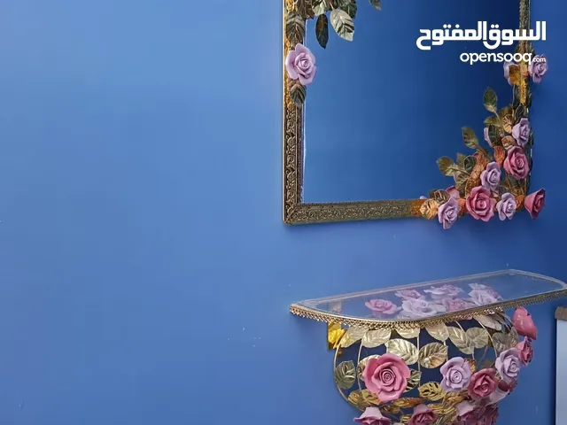للبيع مرآة ورد تركي استعمال قليل ونظيفة جدا