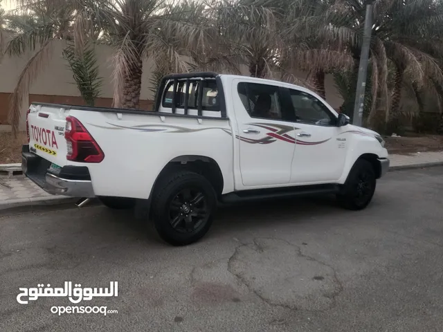 Used Toyota Hilux in Al Ain