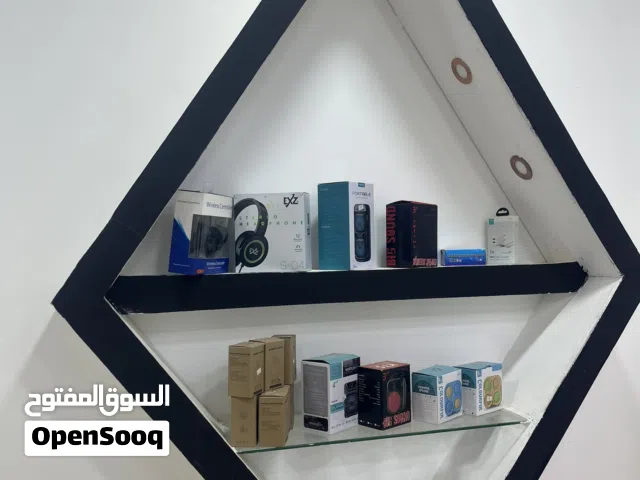 بيع اكسسوارات وبترينات هواتف