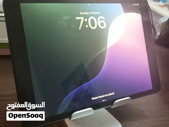 ايباد تسعة حجم 10.2 مستعمل نضيف جدا