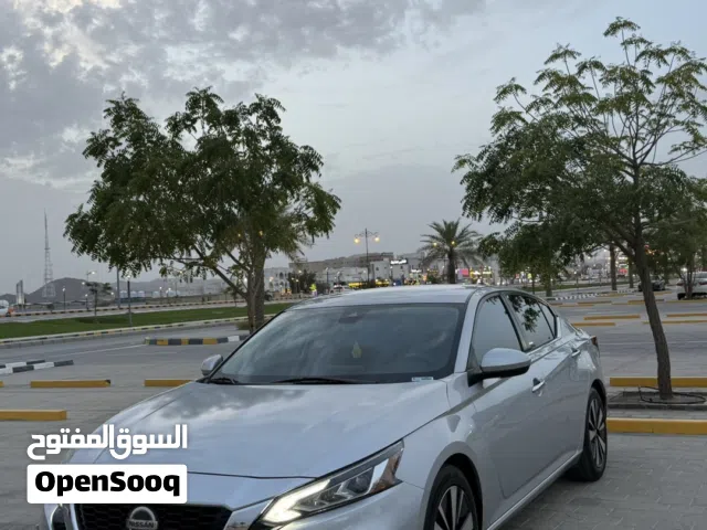 2021 نيسان التيما SL