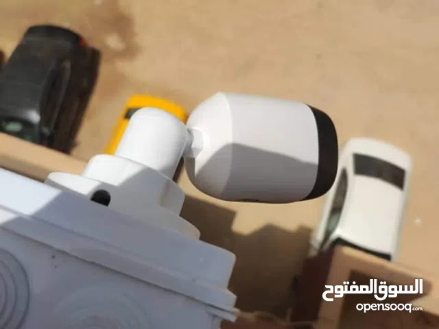 فني تركيب كميرات حماية عن قرب