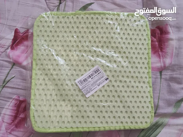 ملابس قطط + مفرشه خاصه للتراب