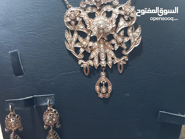 عقد الماس وذهب انتيك