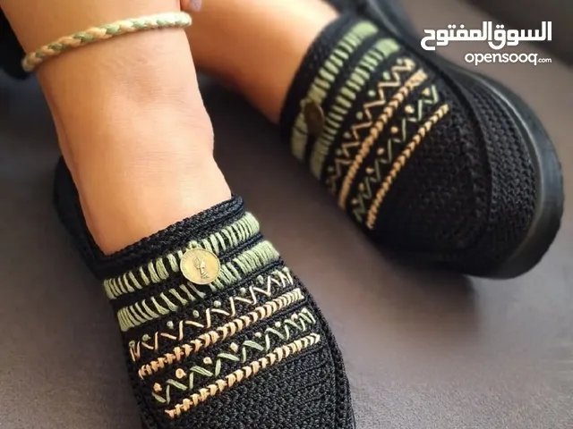 گیوه إيراني يدوي فاخر – راحة وأناقة في كل خطوة