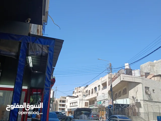 شقة مفروشة للايجار في منطقة رفيديا دخلة المستشفى العربي انا صاحب الشقة لا اتعامل مع أي سمسار