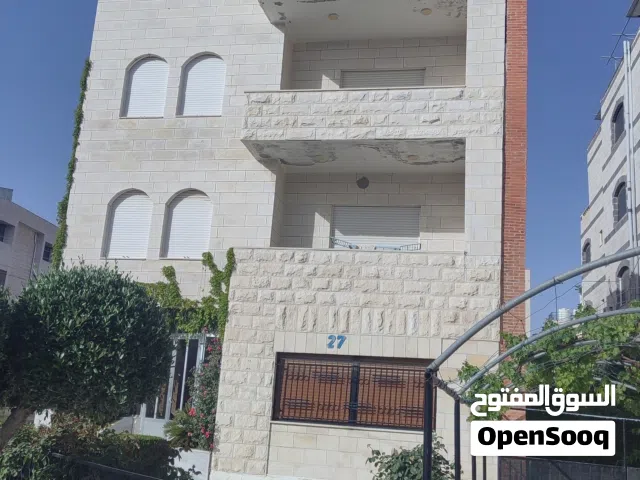 عمارة بالجندويل مناسبة لعائلة او للاستثمار علي 3 شوارع