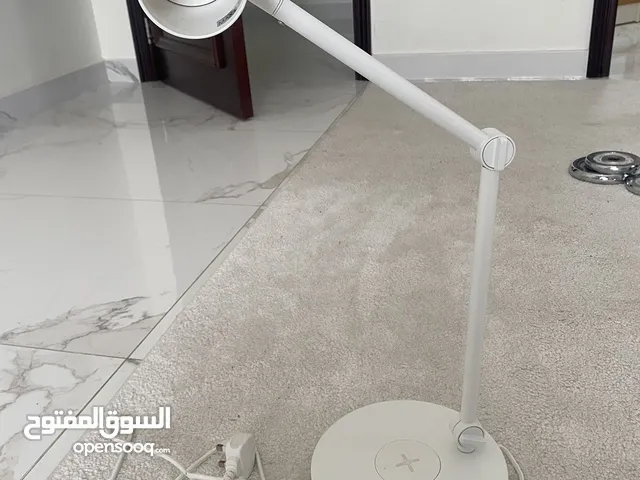 Lamp with wireless charger