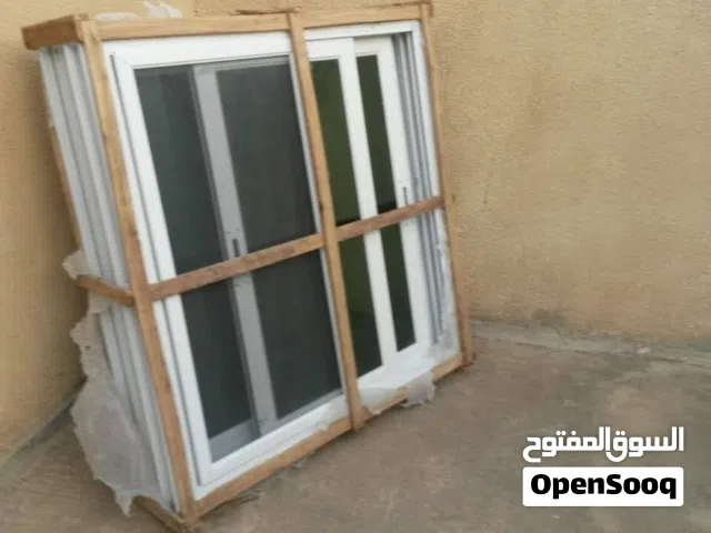 عدد  ( 6 ) نوافد وعدد ( 1 )  باب