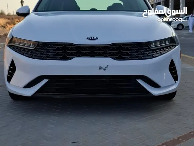 كيا K5 امريكي بصمه دخول بدون مفتاح تشغيل عن بعد السياره كامله المواصفات ماعدا فتحه السقف