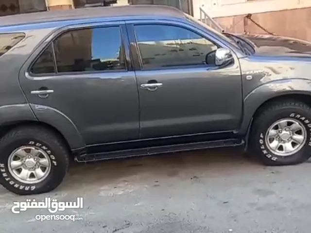 سائق سعودي يوصل مشاوير . محترم