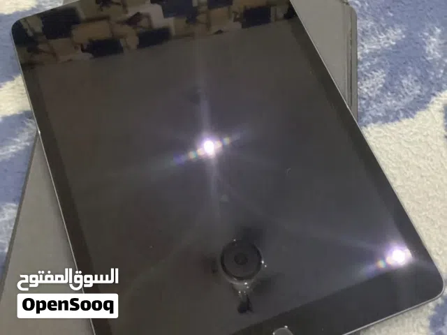 iPad 9..iPad 8