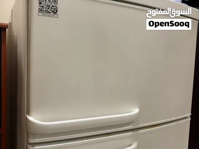 ثلاجة بوش (Bosch) أصلية حجم متوسط مناسب للشقق أو الاستخدام اليومي