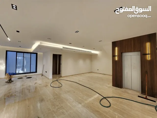 300 m2 4 Bedrooms Villa for Sale in Al Riyadh Al Malqa