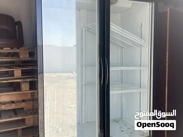 ثلاجة محلات بابين بواجهة زجاجيه سعة 650 لتر + ثلاجة باب واحد + ارفف محلات + مكيف مركزي ثلاثه و 2 طن
