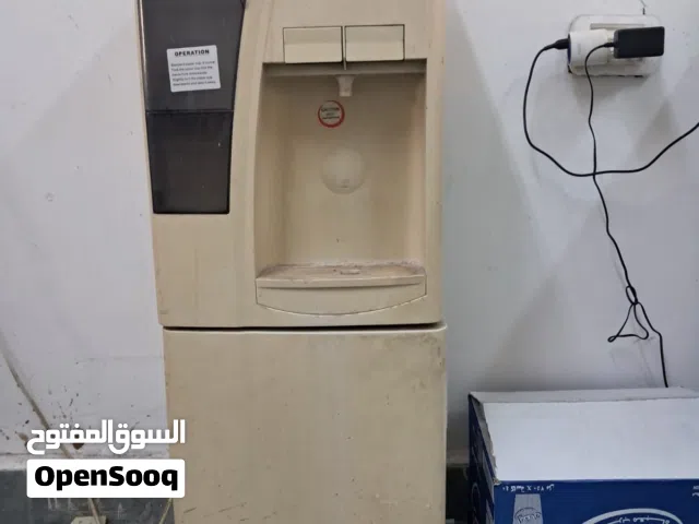 كولر ماء مع ثلاجة بحالة جيدة جدا