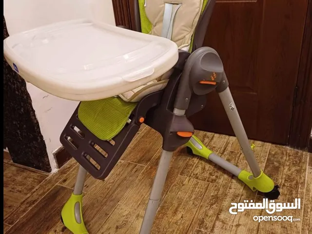 كرسي طعام ماركة شيكو chicco