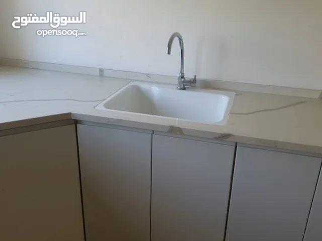 للبيع: مجلى مطبخ فاخر من الرخام وخشب الزان مع امكانية شراء الرخام أو الأبواب فقط