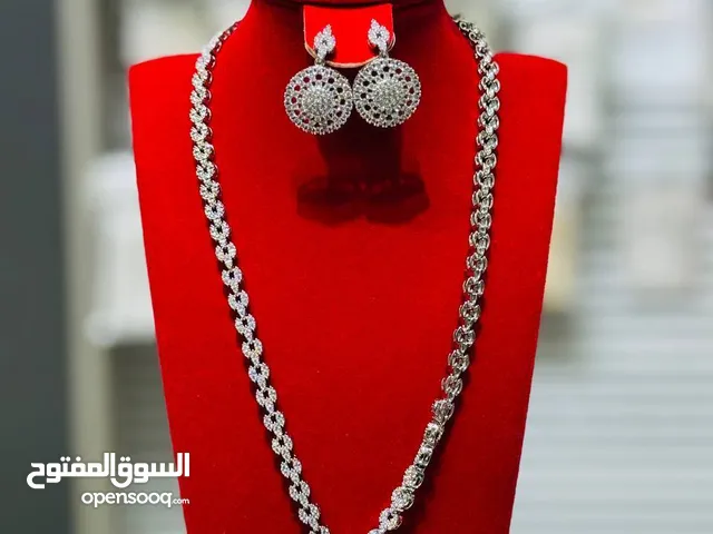 طقم ألماس يسرق الأنظار أناقة ،فخامة ، تميز .