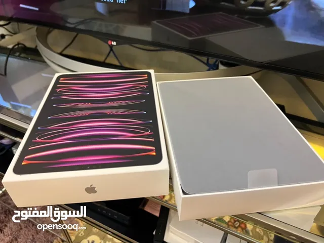 iPad Pro 11 inch M2 256GB WiFi + Cellular with Apple Care plus BRAND NEW