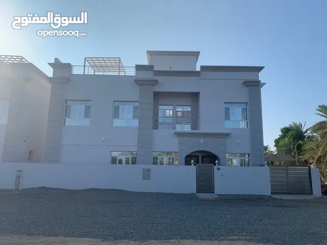 للايجار فيلا سكنية راقية خلف شارع 18 نوفمبر