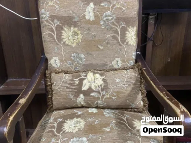 طقم كنب 7مقاعد بحاله جيده